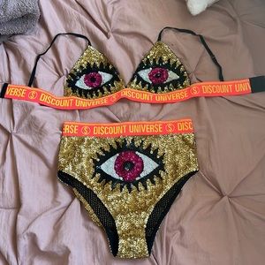 Discount universe 2 piece gold set